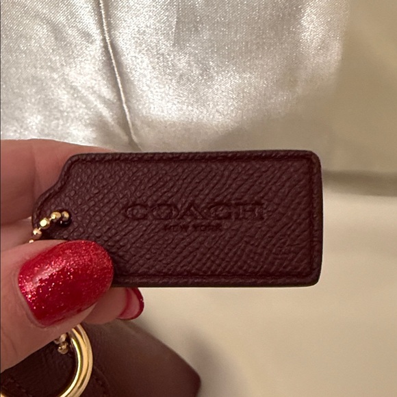 ♥️💛Coach NWT Dark Wine Charlotte Shoulder Bag with Gold Hardware - Picture 6 of 7